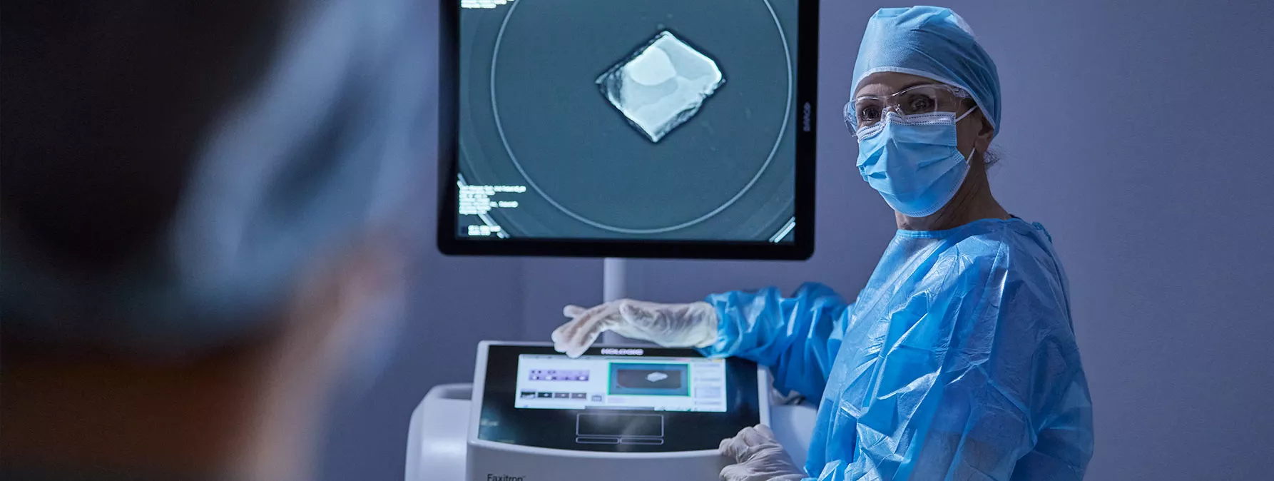 Faxitron® Trident® avec un médecin