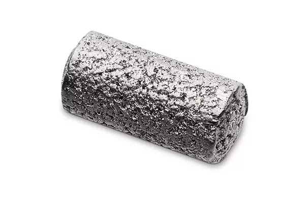 Marqueur de site de biopsie en forme de bouchon sur fond blanc