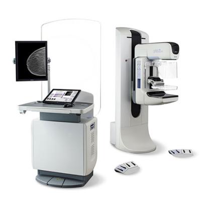 Système de mammographie numérique Selenia® Dimensions® d’Hologic sur fond blanc